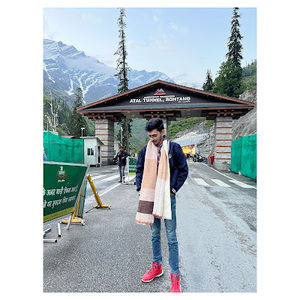 Meet your Posher, Ayush